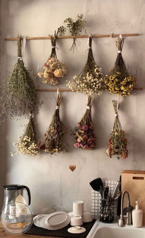 Halloween Decor Diy, Deco Champetre, Dried Herbs, Spring Home Decor, Spring Home, Dream House Decor, Aesthetic Room Decor, Decoration Design, Flower Wall