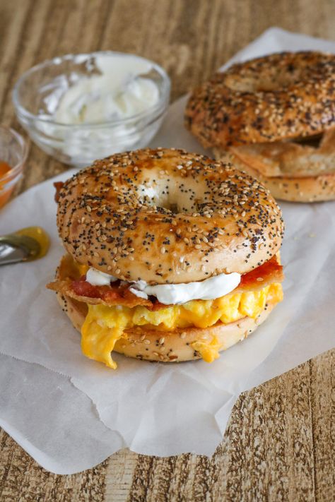 Everything Bagel Breakfast Sandwich - Layers of Happiness Recipes With Bagels, Bagel Breakfast, Bagel Breakfast Sandwich, Breakfast Sandwich Recipes, Easy Brunch Recipes, Breakfast Bagel, Bagel Sandwich, Bagel Recipe, Easy Brunch