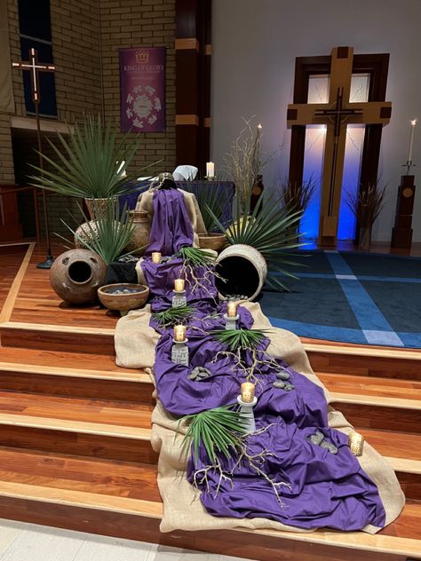 Easter Altar Decorations, Easter Church Flowers, Lent Decorations, Advent Church Decorations, Lent Decorations For Church, Palm Sunday Decorations, Church Altar Decorations, Altar Design, Church Altar