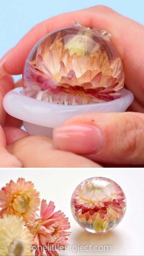 Preserve Flowers In Resin, Resin Crafts For Beginners, Cute Crafts For Teenagers, Paper Weights Diy, Craft For Teens, Crafts For Teenagers, Dried Flowers Crafts, Fun Crafts For Teens, Flowers Paper Craft