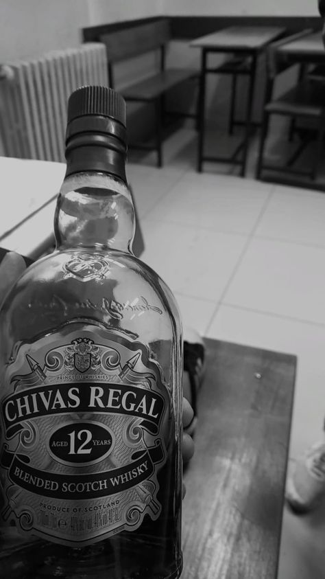 Whisky Chivas Regal, Chivas Regal, Blended Scotch Whisky, Scotch Whisky, Whiskey Bottle, Whiskey, Alcoholic Drinks, Wine, Drinks