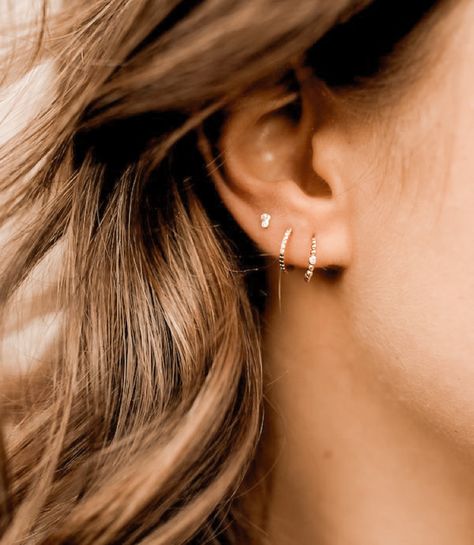 2nd And 3rd Hole Piercings, Seconds Ear Piercing, Triple Lobe Piercing Ideas, Earring Ideas For 3 Holes, Minimalist Ear Piercings Ideas, 3 Lobe Piercings Ideas, Double Ear Piercing Ideas, Lobe Piercing Ideas, Nose Piercing Ideas