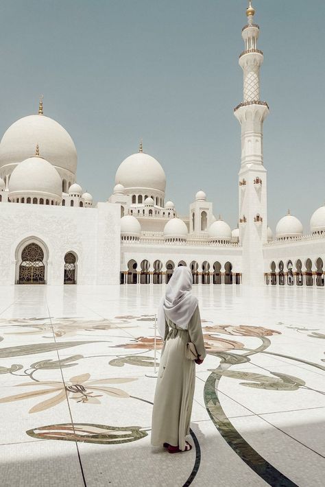 Mosque Outfit, Dubai Frame, Epic Photography, Dubai Vacation, Dubai Aesthetic, Sheikh Zayed Grand Mosque, Dubai Shopping, Dubai United Arab Emirates, Grand Mosque