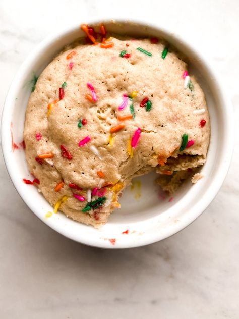 Birthday Cake Mugcake — Kale Kouture Kale Kouture, Birthday Cake Pancakes, Kodiak Cakes Recipe, Sprinkles Birthday Cake, Pancake Cake, Pancake Mix Recipes, Pancake Bites, Frozen Waffles, Cookie Cake Birthday