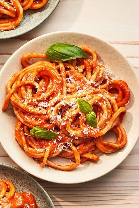 Pici Pasta Recipes, Roasted Garlic And Tomatoes, Valentine Dinner Ideas, Best Pasta Recipe, College Transfer, Pici Pasta, Aesthetic Pasta, Tuscan Cooking, Garlic Festival