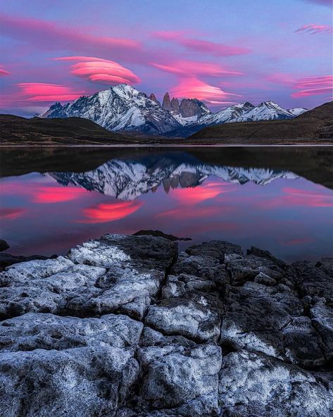 @_natureology_ • 📍Torres del Paine National Park, Chile 🇨🇱 Naturephotography • Threads Torres Del Paine National Park, World Building, Patagonia, New World, National Park, New Zealand, Nature Photography, National Parks, How Are You Feeling