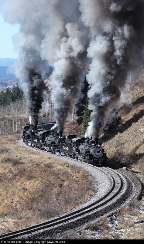 Old Train Pictures, Steam Trains Photography, Old Steam Train, Steam Engine Trains, Scenic Railroads, Abandoned Train, Railroad Photography, Train Art, Railroad Photos