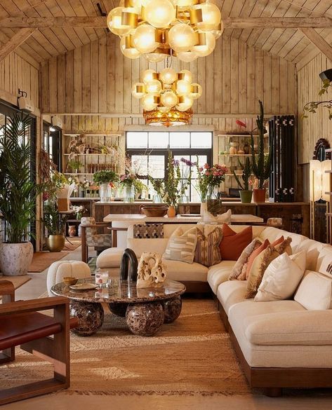 Soho Home (@sohohome) • Instagram photos and videos Soho Farmhouse Interiors, Living Room Downstairs, Soho House Chicago, Farmhouse Studio, House App, Soho Hotel, Soho Farmhouse, Jessica Hall, Home Studios