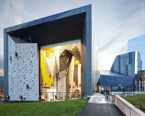 Salewa climbing cube Rooftop Gym, Climbing Hall, Bolzano Italy, Playgrounds Architecture, Indoor Climbing Wall, Rock Climbing Gym, Indoor Rock Climbing, Climbing Walls, Wall Climbing