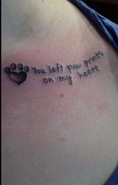 Tattoo Pet, Tattoos About Mom, Pet Memorial Tattoo, Pet Tattoos, Paw Prints On My Heart, Dog Memorial Tattoos, Pawprint Tattoo, Petit Tattoo, Tattoos Love