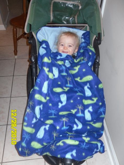 make a stroller blanket for River and (hopefully) new stroller Stroller Blanket Diy, Diy Stroller, Quilts Easy, Taking Walks, Bob Stroller, Stroller Rain Cover, Stroller Footmuff, Toddler Stroller, Boy Sewing