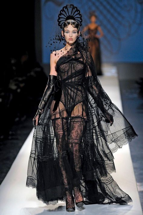 Jean Paul Gaultier 90s, Gaultier Dress, Jean Paul Gaultier Haute Couture, Paul Gaultier Spring, Runway Fashion Couture, Gala Dresses, Fashion Costume, Paul Gaultier, Fantasy Fashion