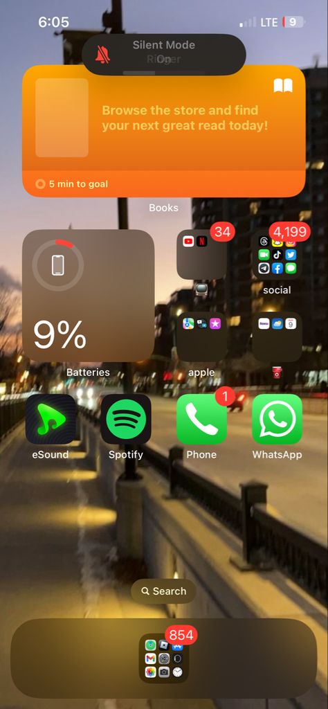 ios homescreen , ios 17 , iphone 13 homescreen layout Iphone 13 Homescreen Layout, Iphone 13 Homescreen, Iphone Layouts, Homescreen Idea, Ipad Organizer, Ios Homescreen, Phone Decoration, Ios 17, Iphone Home Screen Layout