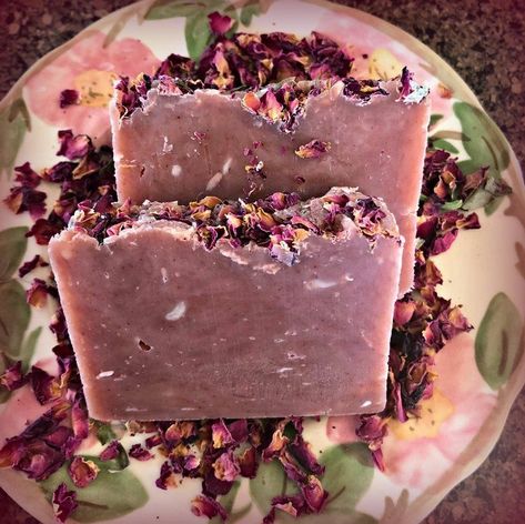 Rose Soap Recipe, Rose Petal Recipes, Natural Soap Making Recipes, Apothecary Recipes, Natural Soaps Recipes, Hot Process Soap, Handmade Soap Recipes, Soap Business, Rose Recipes