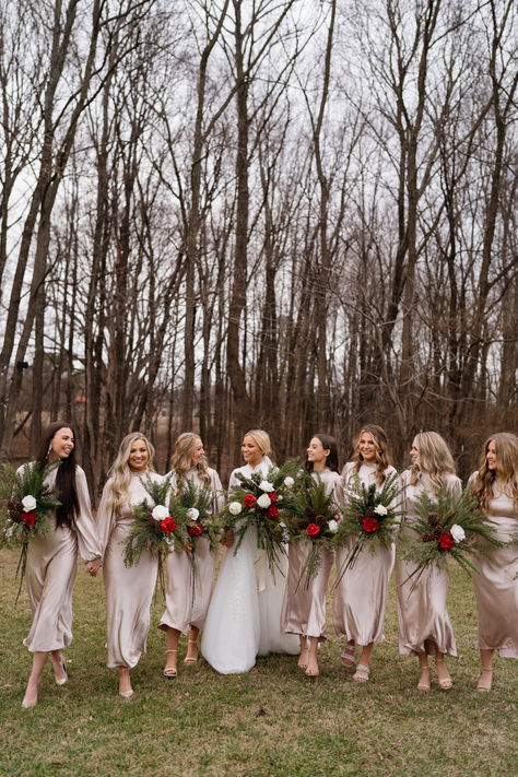 Chic winter bridesmaids in light pink long sleeved dresses with evergreen sprig bouquets #longsleeveddress #longsleevedbridesmaids #chicbridesmaids #pinkbridesmaids #lightpinkbridesmaids Winter Pink Wedding, Sleeved Bridesmaid Dresses, Bridesmaids Dresses Winter, Winter Wedding Bridesmaid Dresses, Christmas Bridesmaid Dresses, Pink Winter Wedding, Bride And Bridesmaid Pictures, Light Pink Bridesmaids, Christmas Bridesmaids