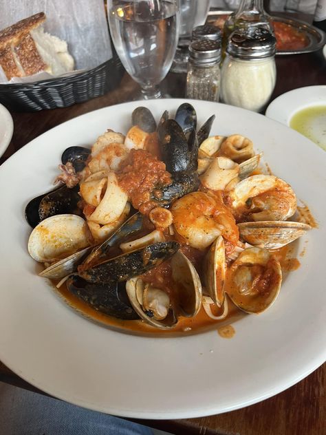 Seafood Fra Diablo Recipe, Pasta Diablo Recipe, Diablo Pasta, Baked Clams Oreganata, Diablo Sauce, Sicilian Pasta, Sausage Ragu, Slow Cooked Chicken, Fettuccine Pasta