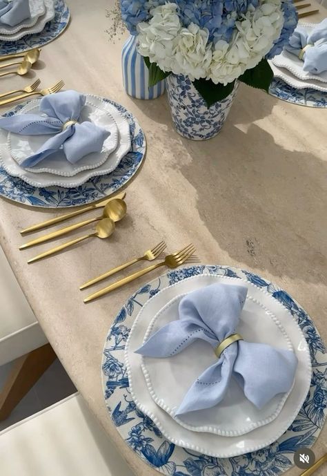 Dior Table Setting, Baby Shower Napkin Rings, Dusky Blue Wedding, Old Money Interior Design, Old Money Interior, Blue Table Settings, Decoration Event, Something Blue Bridal, Tafel Decor