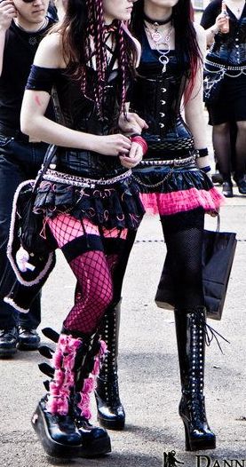 Catty Noir, Scene Outfits, Scene Fashion, Scene Emo, Alt Fashion, Emo Scene, Swaggy Outfits, Goth Outfits, Alternative Outfits