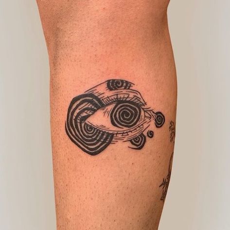 Trippy Tattoo, Swirl Tattoo, Spiral Tattoos, Hippie Tattoo, Handpoke Tattoo, Arm Band Tattoo, Tattoo Style Drawings, Black Ink Tattoos, Eye Tattoo