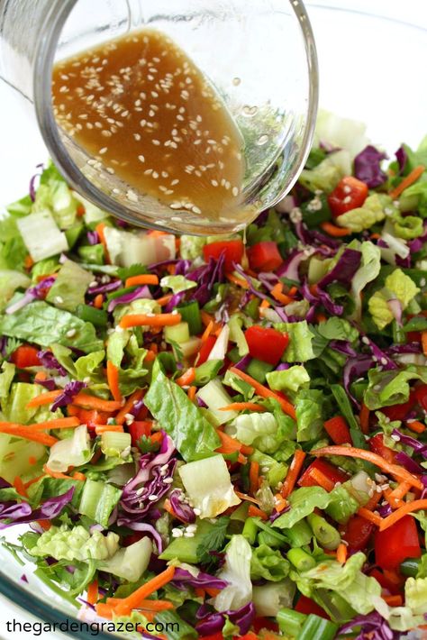 The Garden Grazer: Asian Chopped Salad with Sesame Vinaigrette Sesame Vinaigrette, Garden Grazer, Asian Chopped Salad, Chopped Salad Recipes, Resep Salad, Resep Diet, Asian Salad, Vinaigrette Recipes, Makanan Diet