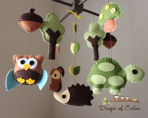 CUSTOM MADE FELT NURSERY MOBILES Homemade Baby Mobiles, Owl And Cat, Diy Felt Animals, Cat Mobile, Owl Mobile, Mobiles For Kids, Baby Mobil, Wood Forest, Bird Mobile