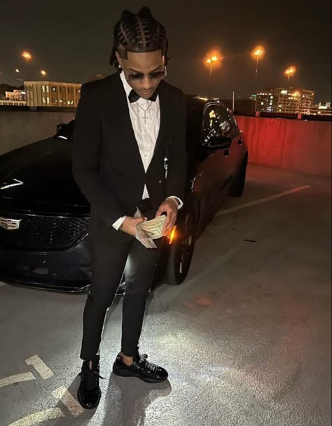 Homecoming Ideas For Men, Silver And Black Prom Suit, Prom Suit Ideas For Black Men, Rappers In Suits, Prom Suits Black Men, Prom Ideas Men, Prom Suits For Men Black, Prom Fits Men, Prom For Men