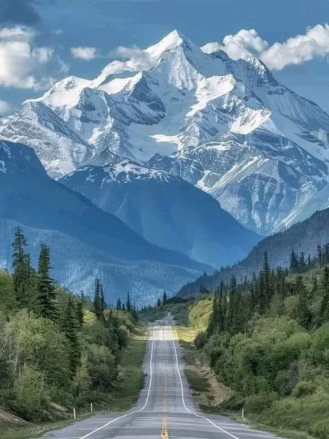 Whitehorse Yukon, Yukon Canada, Alaska Highway, Scenic Roads, Canadian Rockies, Tourist Places, Banff National Park, Scenic Drive, Alberta Canada