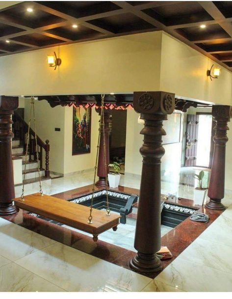 Indian Bungalow, Traditional House Design, Chettinad House, Classic House Interior Design, Wooden Pillars, House Interior Design Styles, Kerala House, Indian House, Indian Home Design