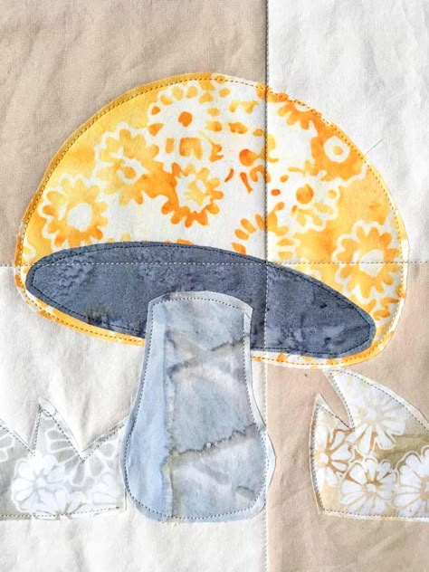 Mushroom Applique Pattern, Mushroom Quilt, Mushroom Stuff, Beginning Quilting, Magical Mushroom, Appliqué Patterns, Mushroom Crafts, Applique Art, Patchwork Ideas