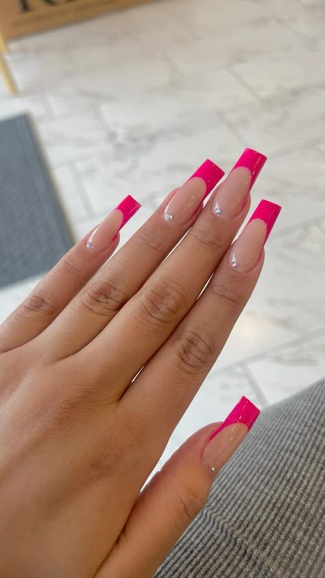 Hot Pink French Tips Square, French Tip Hot Pink, Neon Pink French Tips, Neon Pink French Tip Nails, Bright Pink French Tip Nails, Hot Pink French Nails, Hot Pink French Tips, Hot Pink French Tip Nails, Beginners Nail Art