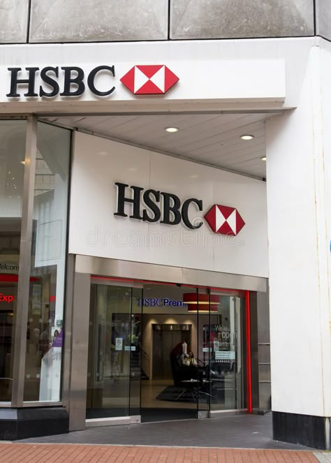 LEEDS, UK - 23 JULY 2015. A photograph of the HSBC Branch on Pa royalty free stock image Uk Bank Notes, Hsbc Logo, Anthony James, Hsbc Bank, Chase Bank Account, Bank Photo, Banks Advertising, Iphone Store, Bank Manager