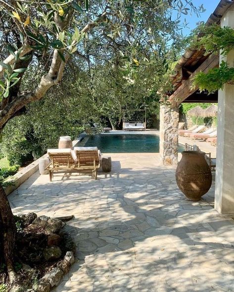 Medditeranean Style Home, Italian Farmhouse, Countryside House, Backyard Inspiration, Mediterranean Garden, Spanish House, Mediterranean Home, Mediterranean Homes, Garden Pool