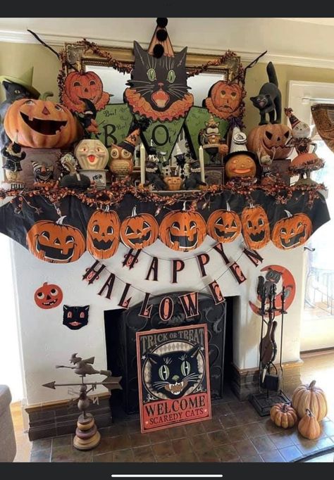 Vintage Halloween Decor, Halloween Decor Ideas, Halloween Mantle, Rings Aesthetic, Halloween Mantel, Ring Bands, Small Bedroom Ideas, Vintage Halloween Decorations, Halloween Vibes