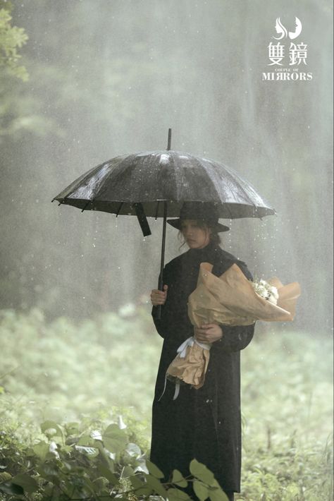 Umbrella Reference, Annie Sun, Sun Yihan, I Lost You, Umbrella Photography, Lost You, Korean Drama Songs, Body Reference Poses, Portrait Photography Poses