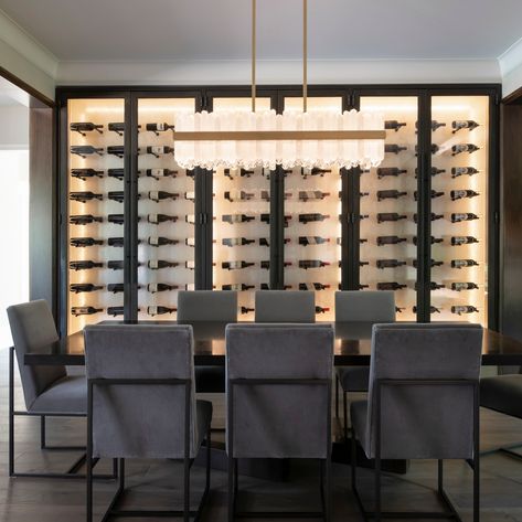 Dining Room Wine Wall, Wine Cellar Wall, Wine Walls, Wine Room Design, Glass Wine Cellar, Wine Closet, Wine Rooms, Home Wine Cellars, Modern Rustic Homes