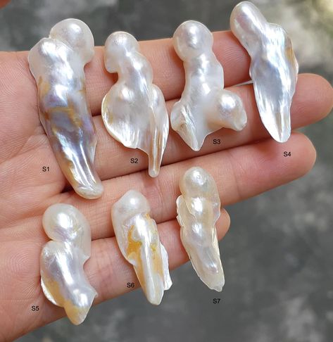 25-50mm Baroque pearl, long pearl, stick pearls, natural white freshwater pearl, real cultured pearl, Irregular Shape, high luster PB982 Material genuine freshwater pearl, undrilled Qty 1pcs/PKG Length 25-50mm Style S1-27 good luster Please note that it is estimated size More quantity? Wholesale price? Convo us! Mermaid Aesthetic, White Freshwater Pearl, Art Style Inspiration, Real Pearls, Keshi Pearls, Wire Crafts, How To Make Earrings, Tahiti, Natural Pearls