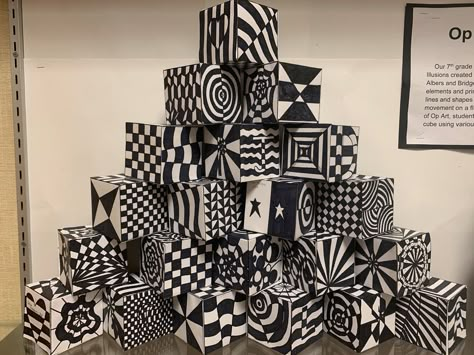 Op Art Lessons, Illusion Kunst, Cube Template, Paint Jewelry, معرض فني, Art Cube, Middle School Art Projects, 6th Grade Art, Art Appliqué