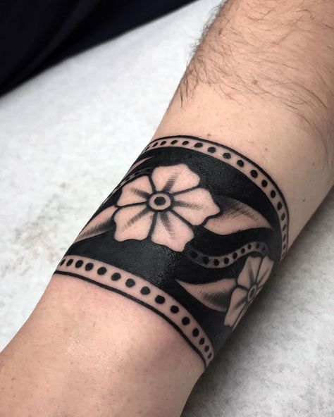 🕸WELLINGTON, NZ🕸 on Instagram: “Freehand cuff for Liam!! Thanks man!!” Tattoo Cuff, Cuff Tattoo, Tattoo Flash Art, Flash Art, Tattoo Flash, Wellington, Skull Tattoo, Tattoo Designs, Flash