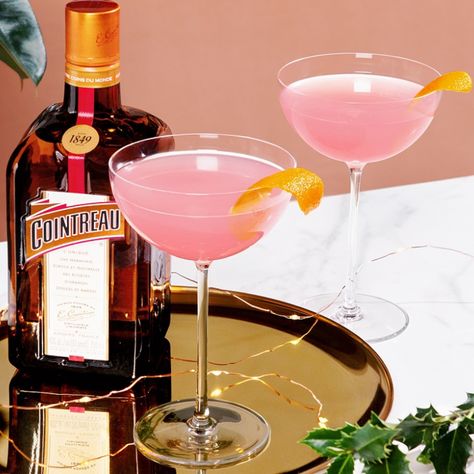 Cosmos For A Crowd | Cointreau US Cosmo Pitcher Recipe, Pitcher Of Cosmos Recipe, Batch Cosmopolitan Recipe, Perfect Cosmopolitan Recipe, Cosmos Cocktail, Cosmo Drink, Cosmopolitan Drink Recipe, Valentines Cocktail, Cointreau Cocktail