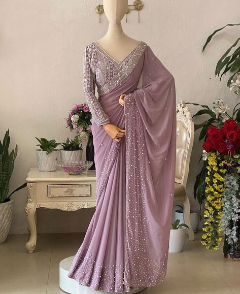 Saare Design Latest, Designer Saree For Wedding Function, Reception Saree For Bride Sister, Dresses For Farewell Party In School, Saree For Girls Wedding, Sari For Farewell, Latest Saree Designs Party Wear, Sarees For Farewell Party, Full Sleeve Saree