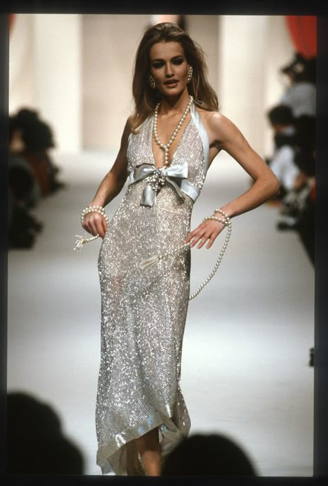 Vintage Runway Fashion, Alena Shishkova, Karen Mulder, High Fashion Couture, 90s Runway Fashion, Runway Fashion Couture, Runway Outfits, 90s Runway, Chanel Spring