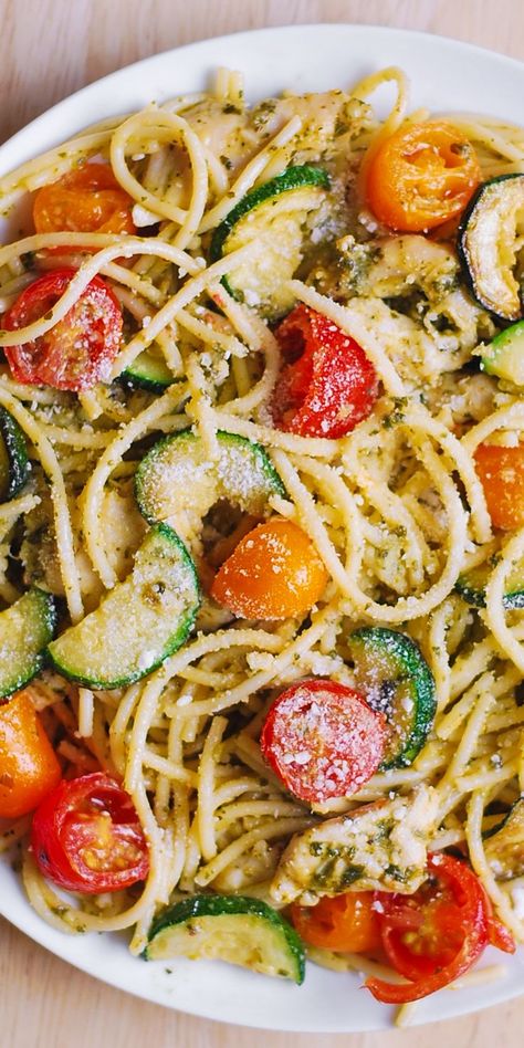 Parmesan Zucchini Tomato Chicken Pasta, Zucchini Tomato Pasta Recipes, No Basil Pesto, Chicken Zucchini Pesto Pasta, Pasta With Chicken And Zucchini, Sides For Pesto Chicken, Zucchini Tomatoes Recipes, Pasta With Zucchini And Squash, Tomato Chicken Spaghetti