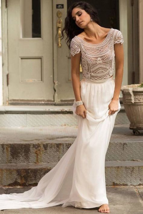 Glam Two Pieces Vintage Wedding Dress #rhinestones #pearls Modern, 1920’s and 1950 s romantic and simple wedding dresses to grant your holiday some vinlktage vibe. See more: https://glaminati.com/vintage-wedding-dresses/ #vintageweddingdress #weddingdresses #bride #wedding Wedding Dress V Back, Cap Sleeve Wedding Gown, Bridal Cap, Wedding Dress Types, Vintage Inspired Wedding Dresses, Anna Campbell, Wedding Gowns With Sleeves, Trendy Wedding Dresses, Bridal Fashion Week