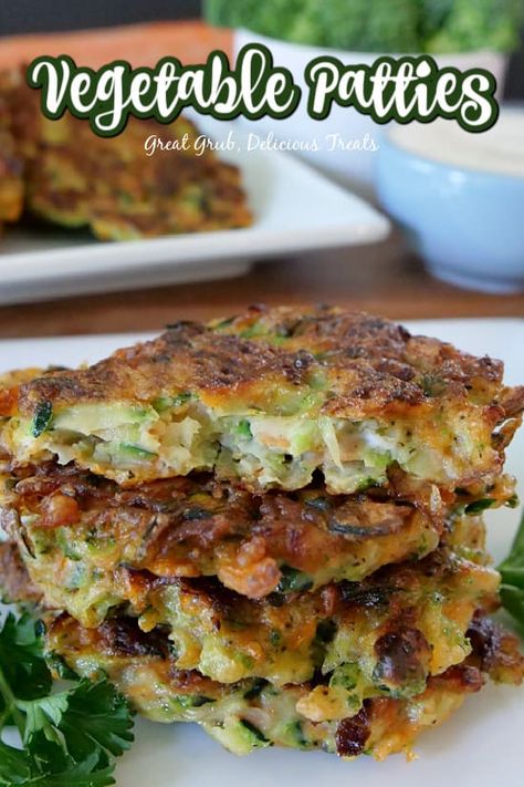 Vegetable Patties are a delicious appetizer recipe made with shredded zucchini, carrots, and broccoli and fried to a crispy golden brown. Healthy Veggie Dip, Homemade Easy Recipes, Vegetable Patties, Vegetarian Burger Recipe, Vegetable Fritters, Cabbage Vegetable, Veggie Cakes, Veggie Patties, Veggie Burgers Recipe