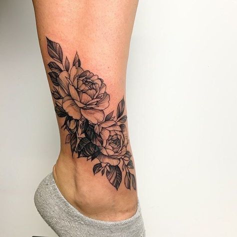 Lotis Flower Tattoo, Flower Tattoo September, Fall Flower Tattoo, Flower Child Tattoo, April Flower Tattoo, Lotis Flower, September Flower Tattoo, Mandela Flower, 3d Flower Tattoos