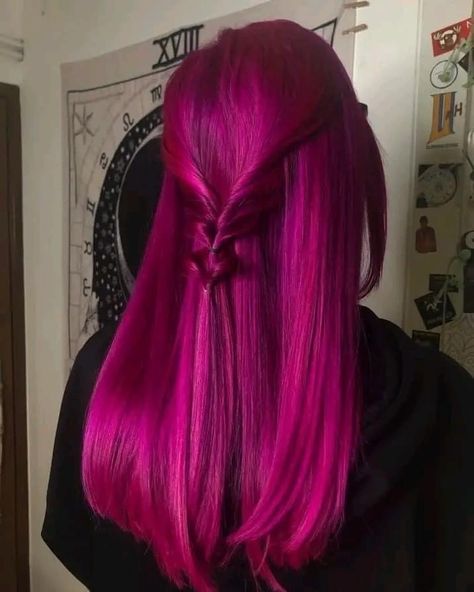 Dark Magenta Hair, Raspberry Hair, Magenta Hair Colors, Dark Pink Hair, Magenta Hair, Dyed Hair Inspiration, Pretty Hair Color, Bright Hair, Hair Color Pink