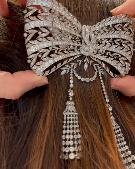 Milena Lazazzera on Instagram: "Bad Hair Day? Just add a Cartier diamond bow 💃🏻available at @sothebysjewels #hairjewellery #hairjewelry #hairstyleideas #diamondbow #vintagecartier #cartierjewelry #cartierdiamonds" Cartier Diamond, Accomplishing Goals, Hair Care Tools, Diamond Bows, Cartier Jewelry, Brooch Jewelry, Body Chain Jewelry, Bad Hair Day, Chain Jewelry