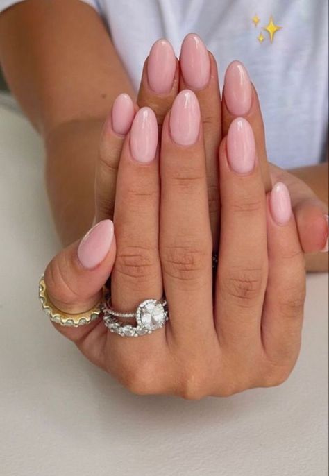 Oval Or Almond Nails, Pink Oval Nails Short, Nails Ideas Oval, Milky Pink Nails Acrylic, Pink Almond Nails Short, Round Winter Nails, Pink Round Nails, Short Nails Round, Trendy Round Nails