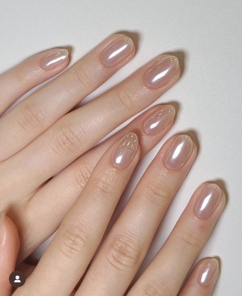 Bridesmaid Nails Short Almond, Trending Manicure, How To Strengthen Nails, Strengthen Nails, Elegance Dress, Hippie Nails, Luxury Photography, Magnetic Nails, Minimal Nails