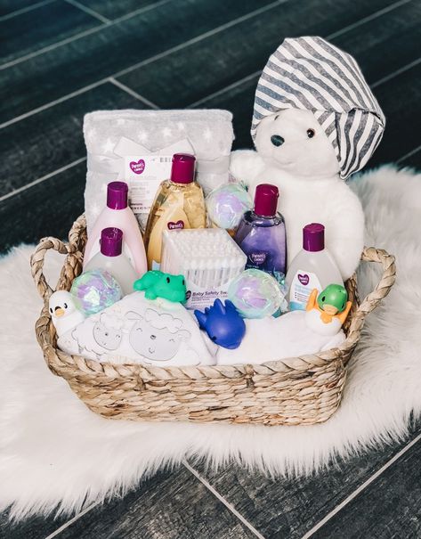 DIY-Baby-Shower-Bath-Time-Basket Bath Basket Baby Shower Gift, Bubble Bath Gift Basket Ideas, Affordable Baby Shower Gifts, Diy Baby Gift Basket, Bath Time Gift Basket, Diy Baby Shower Gift Basket, Diy Bath Gifts, Baby Bath Gift, Diy Baby Shower Gift